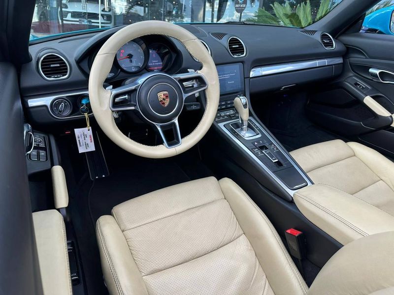 Porsche 718 Boxster S 2.5 350cv 2016/2017 CONCEPT MOTORS PASSO FUNDO / Carros no Vale Porsche 718 Boxster S 2.5 350cv 2016/2017 CONCEPT MOTORS PASSO FUNDO / Carros no Vale