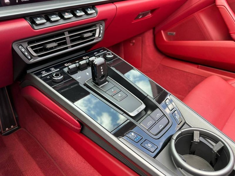 Porsche 911 Carrera S Cabriolet 3.0 (991/992) 2022/2023 CONCEPT MOTORS PASSO FUNDO / Carros no Vale