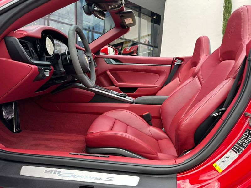 Porsche 911 Carrera S Cabriolet 3.0 (991/992) 2022/2023 CONCEPT MOTORS PASSO FUNDO / Carros no Vale