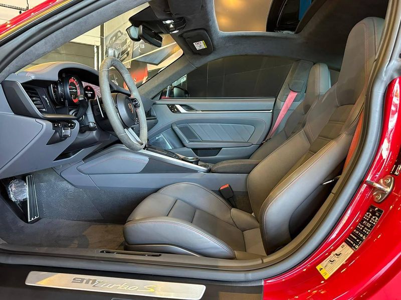 Porsche 911 Turbo S Coupe 3.6/3.8 24V (991/992) 2021/2021 CONCEPT MOTORS PASSO FUNDO / Carros no Vale Porsche 911 Turbo S Coupe 3.6/3.8 24V (991/992) 2021/2021 CONCEPT MOTORS PASSO FUNDO / Carros no Vale