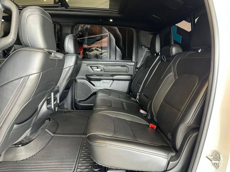 Ram 1500 REBEL 5.7 HEMI CD V8 4×4 Aut. 2021/2021 CONCEPT MOTORS PASSO FUNDO / Carros no Vale