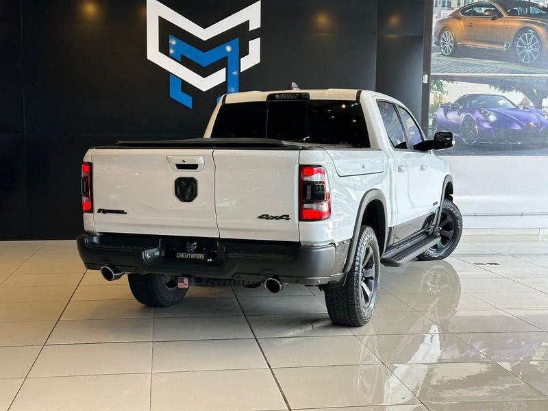 Ram 1500 REBEL 5.7 HEMI CD V8 4×4 Aut. 2021/2021 CONCEPT MOTORS PASSO FUNDO / Carros no Vale