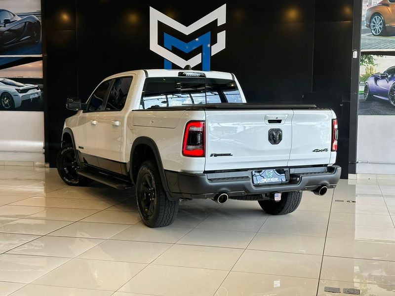 Ram 1500 REBEL 5.7 HEMI CD V8 4×4 Aut. 2021/2021 CONCEPT MOTORS PASSO FUNDO / Carros no Vale