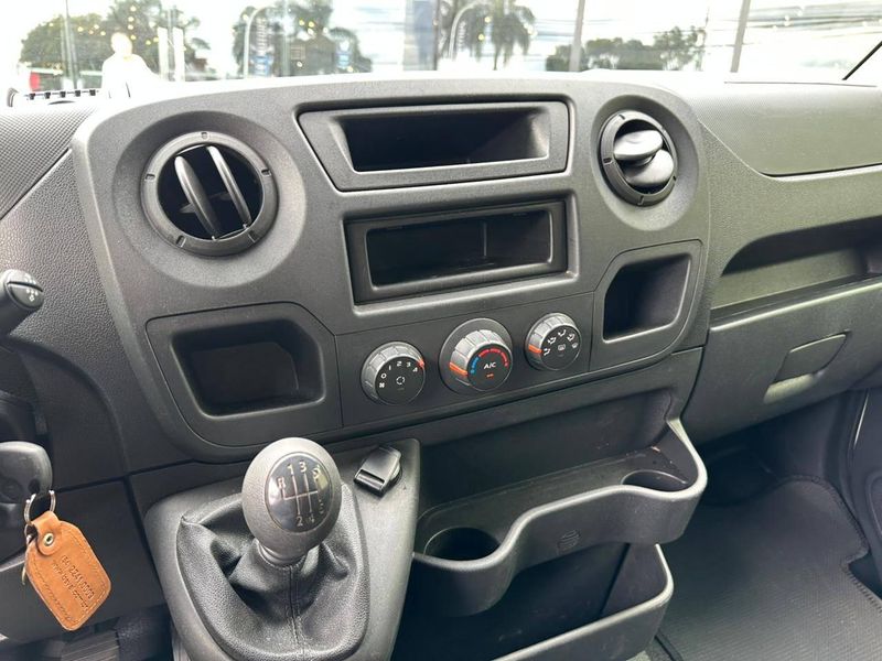 Renault Master 2.3 DCi FurgÃ£o 16V Diesel 2019/2020 CONCEPT MOTORS PASSO FUNDO / Carros no Vale