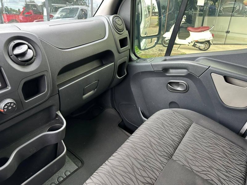 Renault Master 2.3 DCi FurgÃ£o 16V Diesel 2019/2020 CONCEPT MOTORS PASSO FUNDO / Carros no Vale