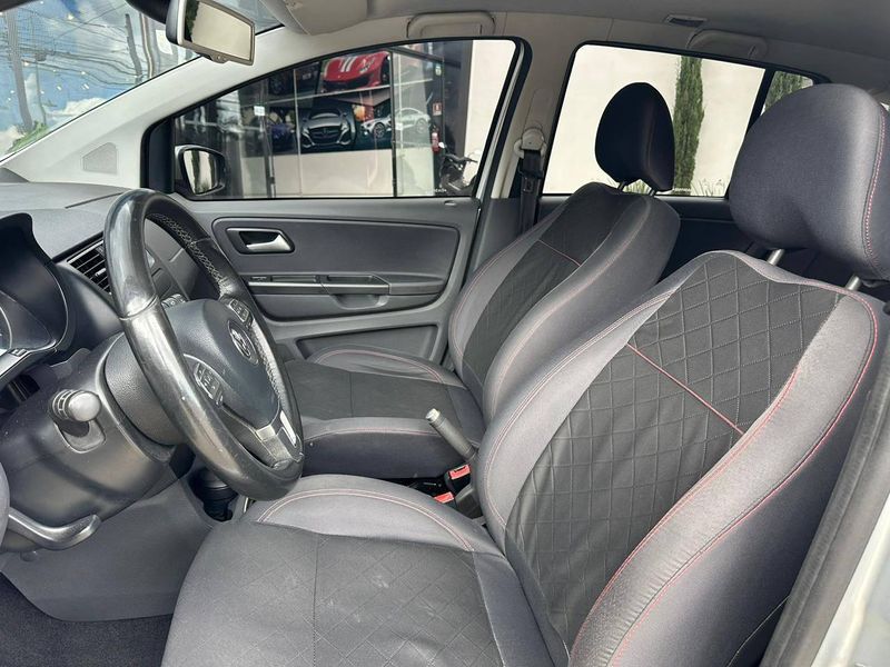 Volkswagen SpaceFox SPORTLINE/HIGHLINE 1.6 T.Flex 2012/2013 CONCEPT MOTORS PASSO FUNDO / Carros no Vale
