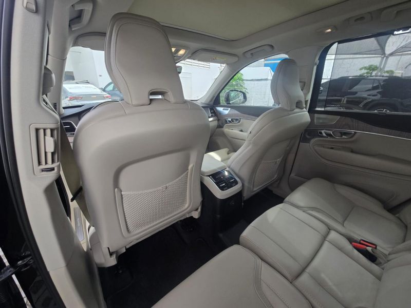 Volvo XC90 T-8 Ultimate 2.0 AWD (HÃ­brido) 2023/2024 CONCEPT MOTORS PASSO FUNDO / Carros no Vale