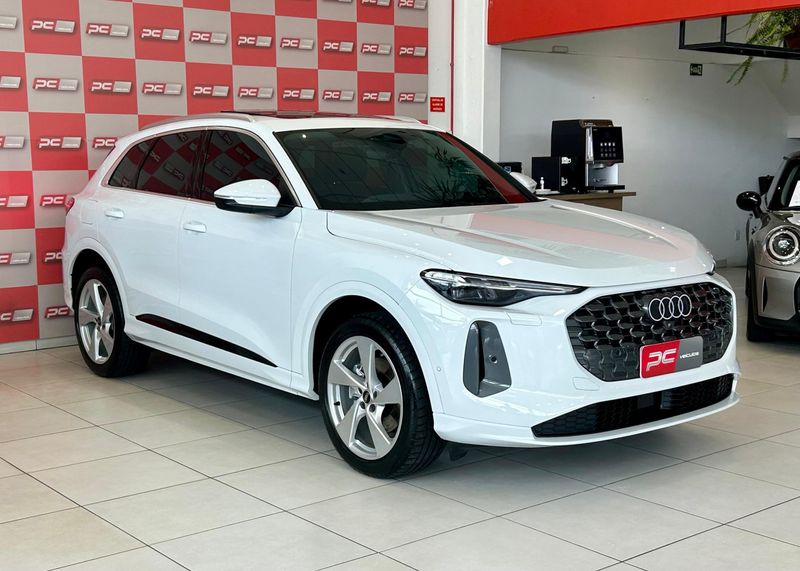 Audi Q5 Advanced 2.0 TFSI Quattro S-tronic 2025/2025 PC VEÍCULOS SANTA CRUZ DO SUL / Carros no Vale Audi Q5 Advanced 2.0 TFSI Quattro S-tronic 2025/2025 PC VEÍCULOS SANTA CRUZ DO SUL / Carros no Vale