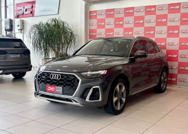 Audi Q5 S-Line 2.0 TFSI Quattro S-tronic 252cv 2021/2021 PC VEÍCULOS SANTA CRUZ DO SUL / Carros no Vale Audi Q5 S-Line 2.0 TFSI Quattro S-tronic 252cv 2021/2021 PC VEÍCULOS SANTA CRUZ DO SUL / Carros no Vale