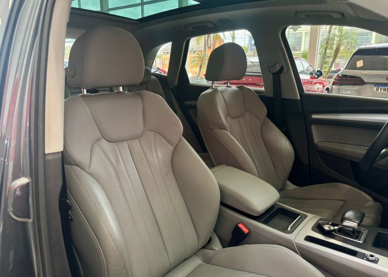 Audi Q5 S-Line 2.0 TFSI Quattro S-tronic 252cv 2021/2021 PC VEÍCULOS SANTA CRUZ DO SUL / Carros no Vale Audi Q5 S-Line 2.0 TFSI Quattro S-tronic 252cv 2021/2021 PC VEÍCULOS SANTA CRUZ DO SUL / Carros no Vale