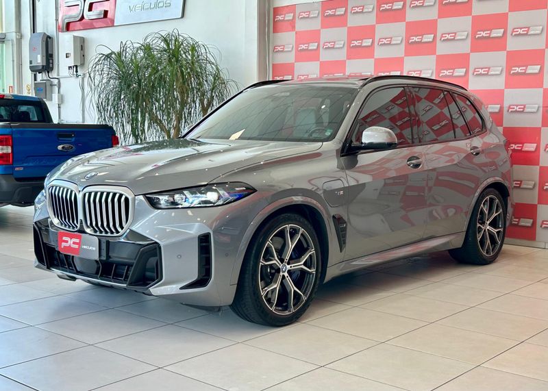 BMW X5 XDRIVE 50e 3.0 M Sport (Hibrido) 2023/2024 PC VEÍCULOS SANTA CRUZ DO SUL / Carros no Vale