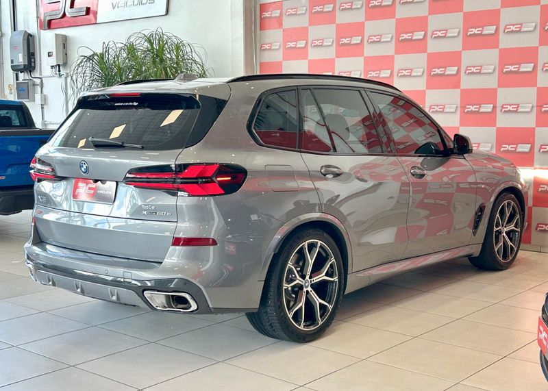 BMW X5 XDRIVE 50e 3.0 M Sport (Hibrido) 2023/2024 PC VEÍCULOS SANTA CRUZ DO SUL / Carros no Vale
