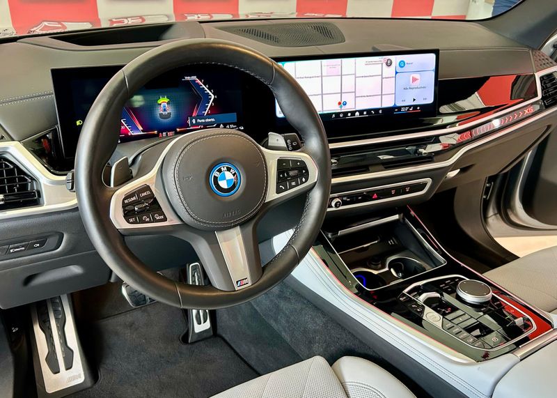 BMW X5 XDRIVE 50e 3.0 M Sport (Hibrido) 2023/2024 PC VEÍCULOS SANTA CRUZ DO SUL / Carros no Vale BMW X5 XDRIVE 50e 3.0 M Sport (Hibrido) 2023/2024 PC VEÍCULOS SANTA CRUZ DO SUL / Carros no Vale
