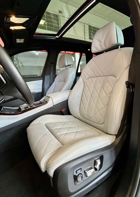 BMW X5 XDRIVE 50e 3.0 M Sport (Hibrido) 2023/2024 PC VEÍCULOS SANTA CRUZ DO SUL / Carros no Vale