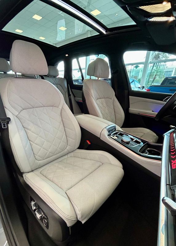 BMW X5 XDRIVE 50e 3.0 M Sport (Hibrido) 2023/2024 PC VEÍCULOS SANTA CRUZ DO SUL / Carros no Vale