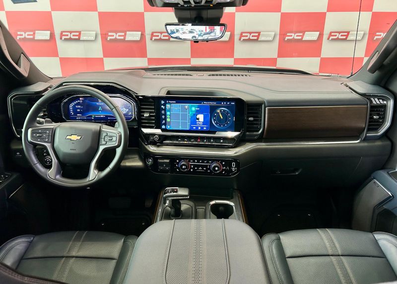 CHEVROLET Silverado High Country 5.3 V8 AWD 2023/2024 PC VEÍCULOS SANTA CRUZ DO SUL / Carros no Vale CHEVROLET Silverado High Country 5.3 V8 AWD 2023/2024 PC VEÍCULOS SANTA CRUZ DO SUL / Carros no Vale