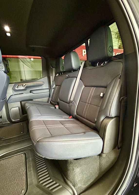 CHEVROLET Silverado High Country 5.3 V8 AWD 2023/2024 PC VEÍCULOS SANTA CRUZ DO SUL / Carros no Vale CHEVROLET Silverado High Country 5.3 V8 AWD 2023/2024 PC VEÍCULOS SANTA CRUZ DO SUL / Carros no Vale