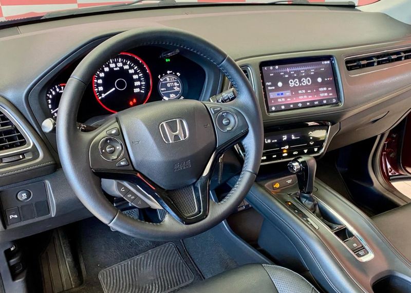 Honda HR-V Touring 1.8 Flexone 16V 2017/2018 PC VEÍCULOS SANTA CRUZ DO SUL / Carros no Vale