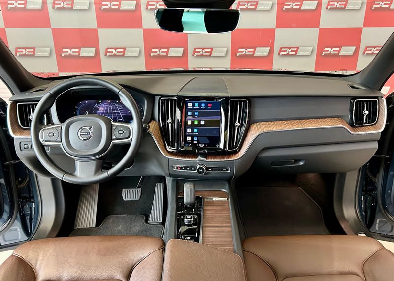 Volvo XC 60 T-8 INSC EXPRESS 2.0 (Híbrido) 2021/2022 PC VEÍCULOS SANTA CRUZ DO SUL / Carros no Vale