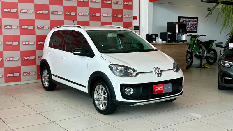 VOLKSWAGEN Up! Cross 1.0 TSI Total 12V 2015/2016 PC VEÍCULOS SANTA CRUZ DO SUL / Carros no Vale