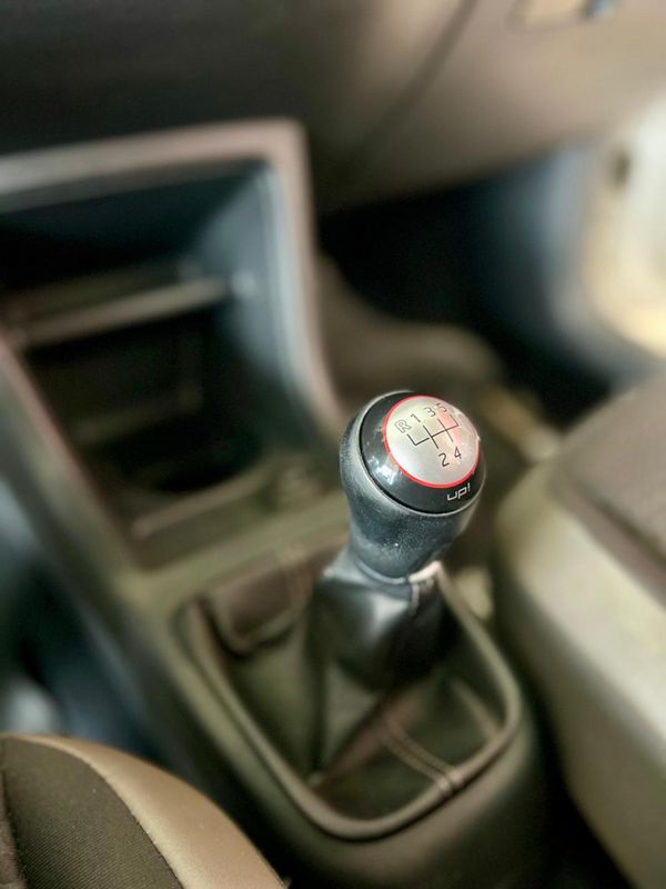 VOLKSWAGEN Up! Cross 1.0 TSI Total 12V 2015/2016 PC VEÍCULOS SANTA CRUZ DO SUL / Carros no Vale