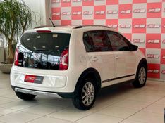 VOLKSWAGEN Up! Cross 1.0 TSI Total 12V 2015/2016 PC VEÍCULOS SANTA CRUZ DO SUL / Carros no Vale