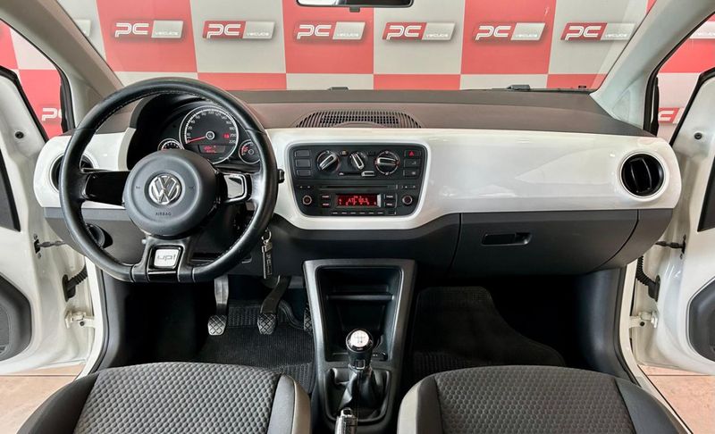 VOLKSWAGEN Up! Cross 1.0 TSI Total 12V 2015/2016 PC VEÍCULOS SANTA CRUZ DO SUL / Carros no Vale