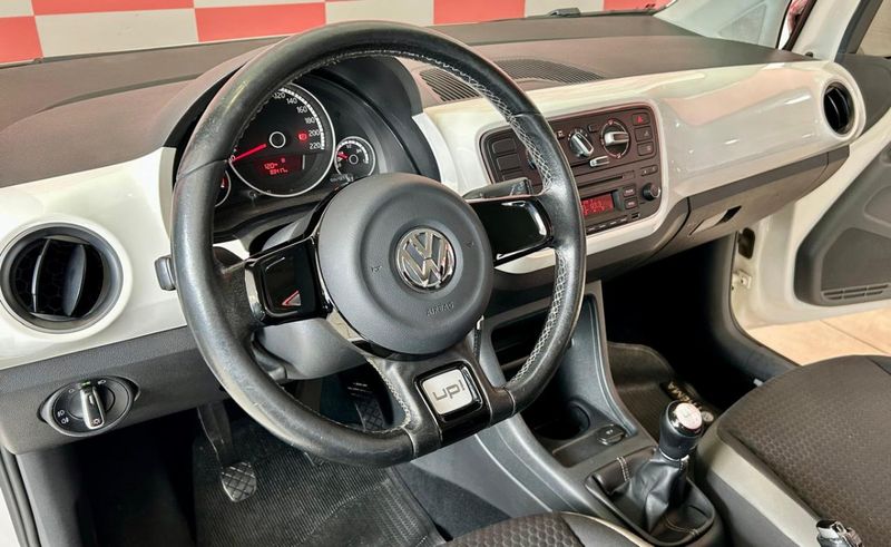 VOLKSWAGEN Up! Cross 1.0 TSI Total 12V 2015/2016 PC VEÍCULOS SANTA CRUZ DO SUL / Carros no Vale
