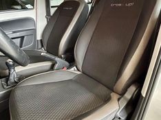 VOLKSWAGEN Up! Cross 1.0 TSI Total 12V 2015/2016 PC VEÍCULOS SANTA CRUZ DO SUL / Carros no Vale