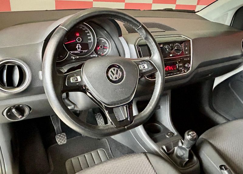 VOLKSWAGEN Up! Move 1.0 Total 12V 2017/2018 PC VEÍCULOS SANTA CRUZ DO SUL / Carros no Vale