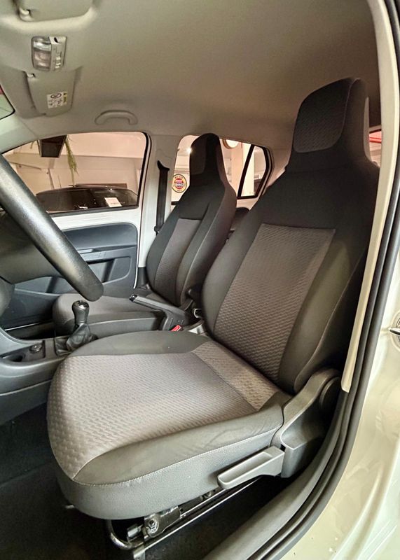 VOLKSWAGEN Up! Move 1.0 Total 12V 2017/2018 PC VEÍCULOS SANTA CRUZ DO SUL / Carros no Vale