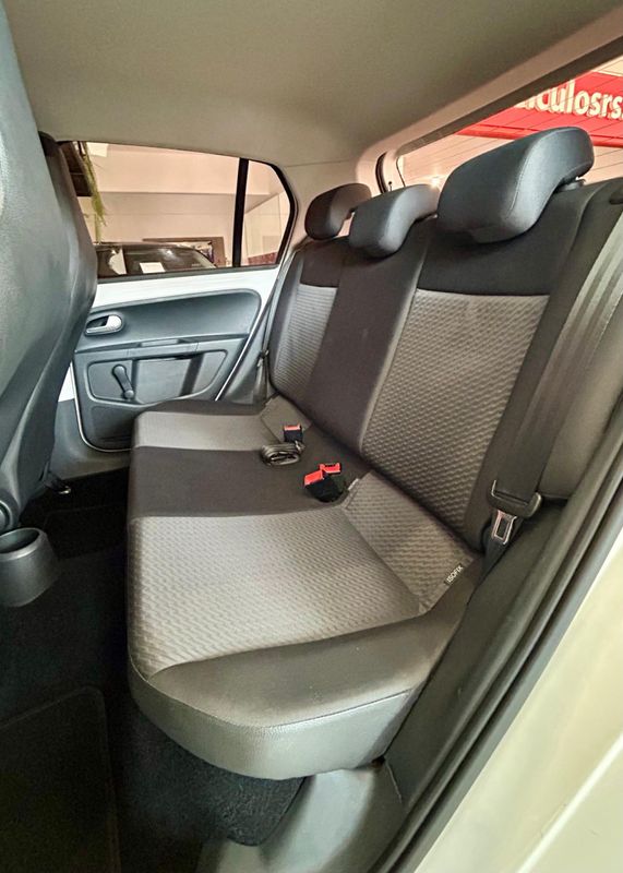 VOLKSWAGEN Up! Move 1.0 Total 12V 2017/2018 PC VEÍCULOS SANTA CRUZ DO SUL / Carros no Vale