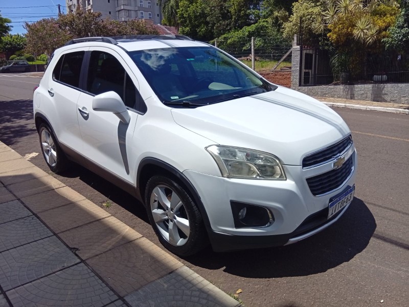 CHEVROLET TRACKER LTZ 1.8 2014/2014 ALTERNATIVA VEÍCULOS LAJEADO / Carros no Vale