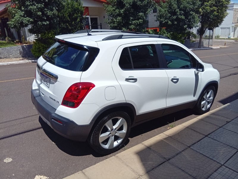CHEVROLET TRACKER LTZ 1.8 2014/2014 ALTERNATIVA VEÍCULOS LAJEADO / Carros no Vale