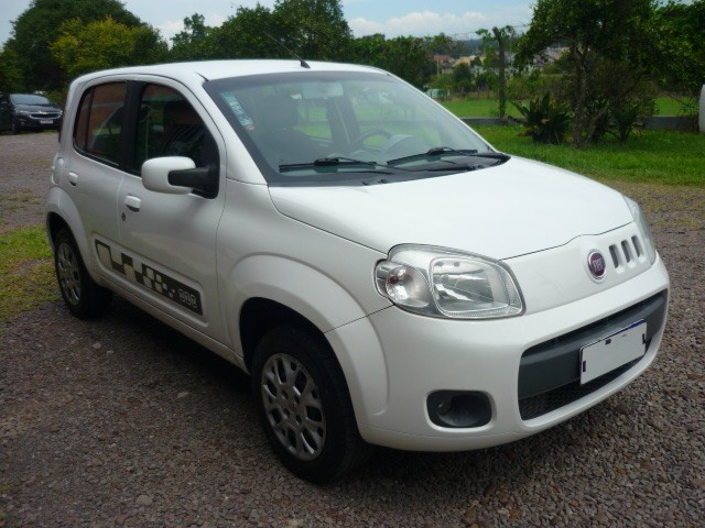 FIAT UNO ECONOMY 1.4 EVO FIRE FLEX 8V 4P 2014/2014 PREMIUM AUTOMÓVEIS ARROIO DO MEIO / Carros no Vale
