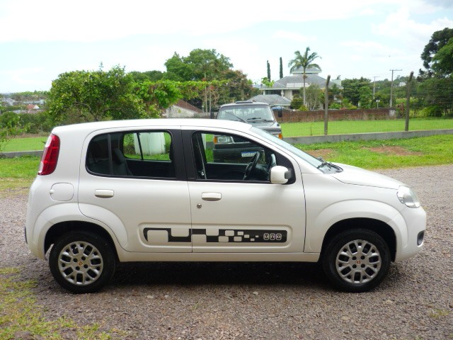 FIAT UNO ECONOMY 1.4 EVO FIRE FLEX 8V 4P 2014/2014 PREMIUM AUTOMÓVEIS ARROIO DO MEIO / Carros no Vale