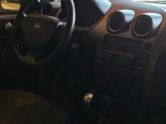 FORD FIESTA 1.6 CLASS HATCH 8V 2006/2006 JM AUTOMÓVEIS VENÂNCIO AIRES / Carros no Vale