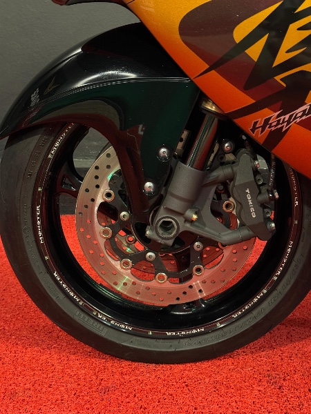 SUZUKI MOTOS GSX 1300 R HAYABUSA /2011 EXCLUSIVO VEÍCULOS SANTA CRUZ DO SUL / Carros no Vale