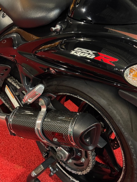 SUZUKI MOTOS GSX 1300 R HAYABUSA /2011 EXCLUSIVO VEÍCULOS SANTA CRUZ DO SUL / Carros no Vale