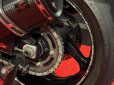 SUZUKI MOTOS GSX 1300 R HAYABUSA /2011 EXCLUSIVO VEÍCULOS SANTA CRUZ DO SUL / Carros no Vale