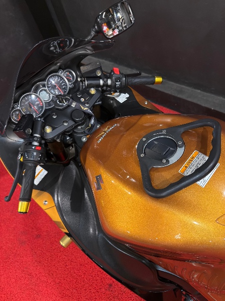 SUZUKI MOTOS GSX 1300 R HAYABUSA /2011 EXCLUSIVO VEÍCULOS SANTA CRUZ DO SUL / Carros no Vale