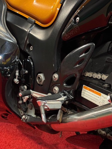 SUZUKI MOTOS GSX 1300 R HAYABUSA /2011 EXCLUSIVO VEÍCULOS SANTA CRUZ DO SUL / Carros no Vale