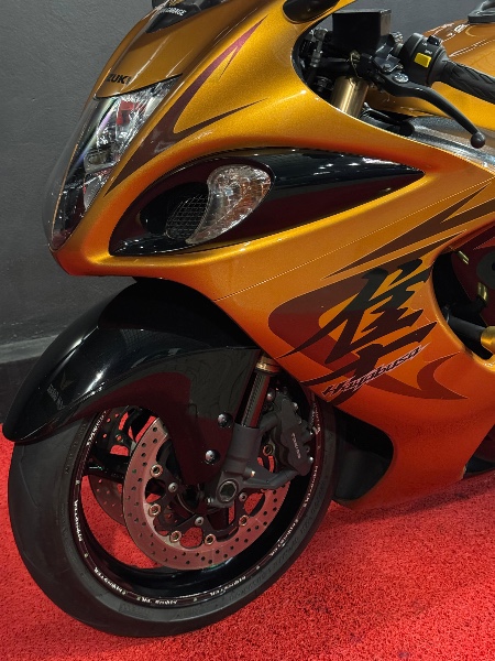 SUZUKI MOTOS GSX 1300 R HAYABUSA /2011 EXCLUSIVO VEÍCULOS SANTA CRUZ DO SUL / Carros no Vale