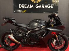 SUZUKI MOTOS GSX 750R SRAD /2016 EXCLUSIVO VEÍCULOS SANTA CRUZ DO SUL / Carros no Vale
