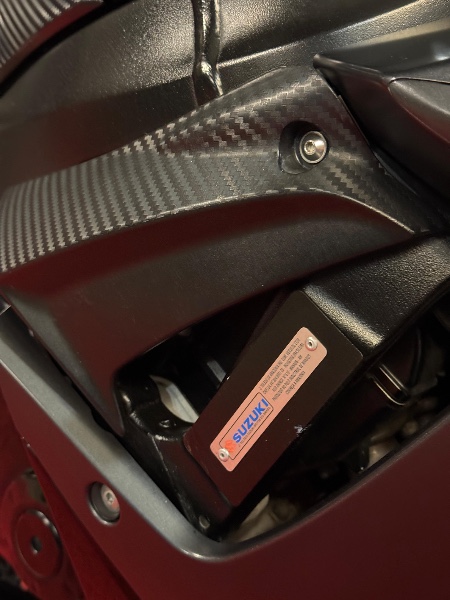 SUZUKI MOTOS GSX 750R SRAD /2016 EXCLUSIVO VEÍCULOS SANTA CRUZ DO SUL / Carros no Vale