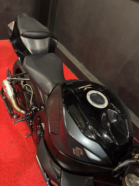 SUZUKI MOTOS GSX 750R SRAD /2016 EXCLUSIVO VEÍCULOS SANTA CRUZ DO SUL / Carros no Vale