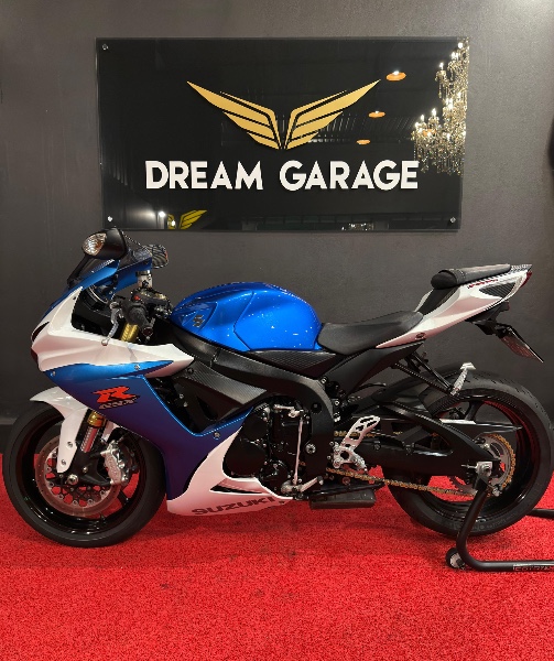 SUZUKI MOTOS GSX 750R SRAD /2014 EXCLUSIVO VEÍCULOS SANTA CRUZ DO SUL / Carros no Vale