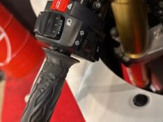 SUZUKI MOTOS GSX 750R SRAD /2014 EXCLUSIVO VEÍCULOS SANTA CRUZ DO SUL / Carros no Vale