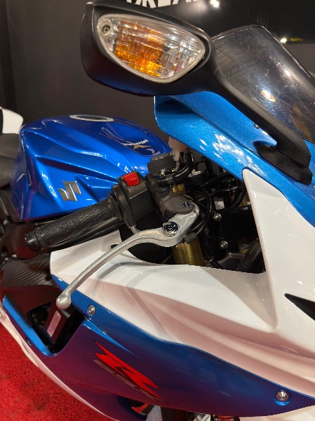 SUZUKI MOTOS GSX 750R SRAD /2014 EXCLUSIVO VEÍCULOS SANTA CRUZ DO SUL / Carros no Vale
