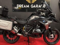 BMW MOTOS R 1200 GS TRIPLE BLACK /2022 EXCLUSIVO VEÍCULOS SANTA CRUZ DO SUL / Carros no Vale